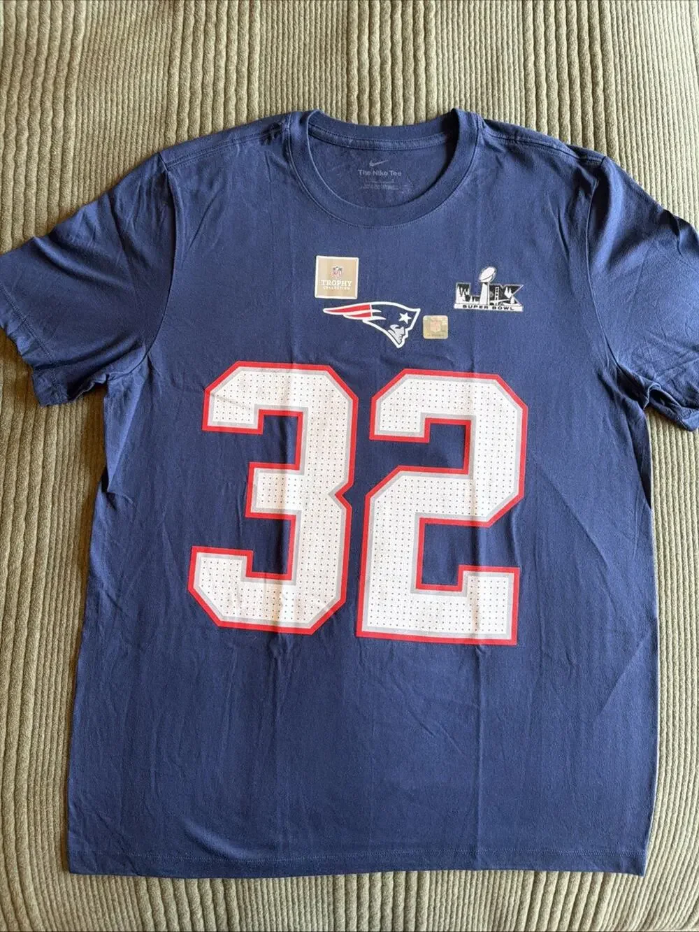 Nike T-Shirt, New England Patriots Size Large Henderson #32